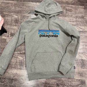 Protagoniza sweater size medium
